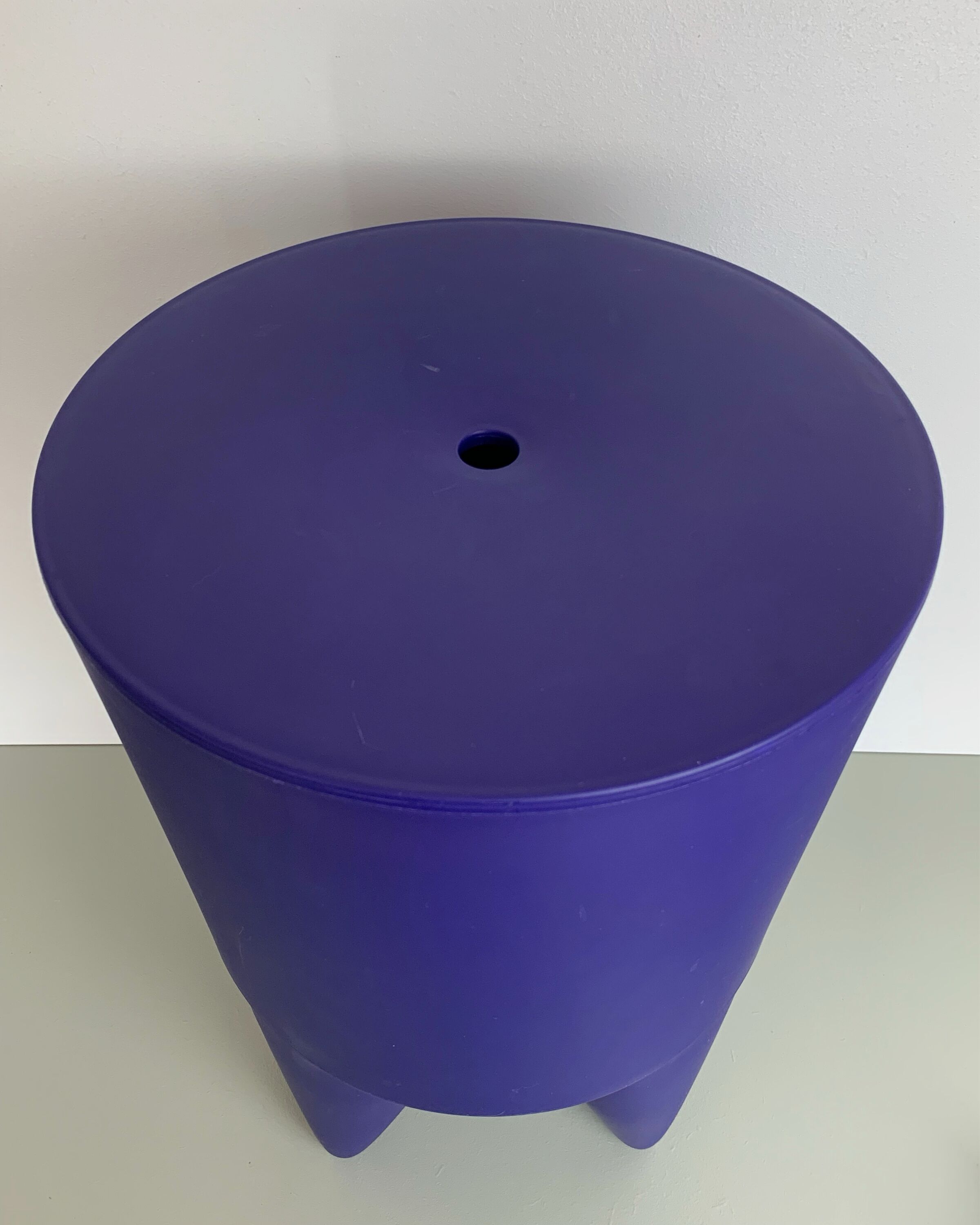 Purple stool Bubu 1er XO by Philippe Starck