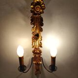 Aplique de pared de madera dorada. España, 1940s.
