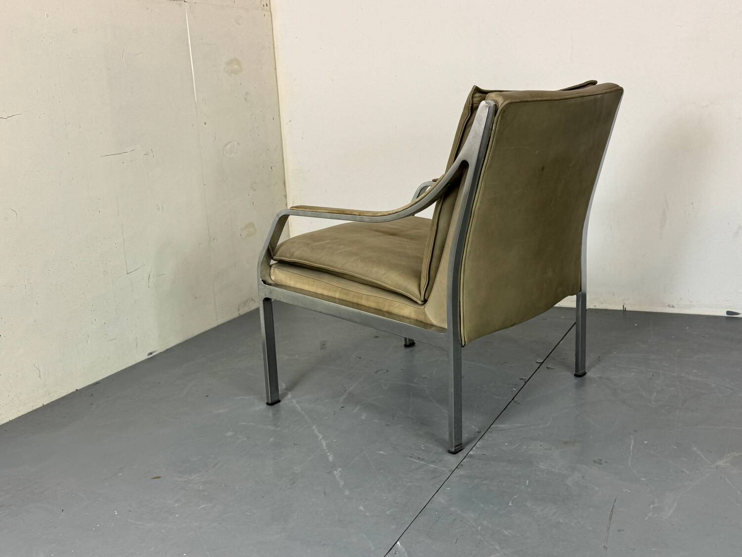Modernist Mid Century Walter Knoll steel and leather lounge chair