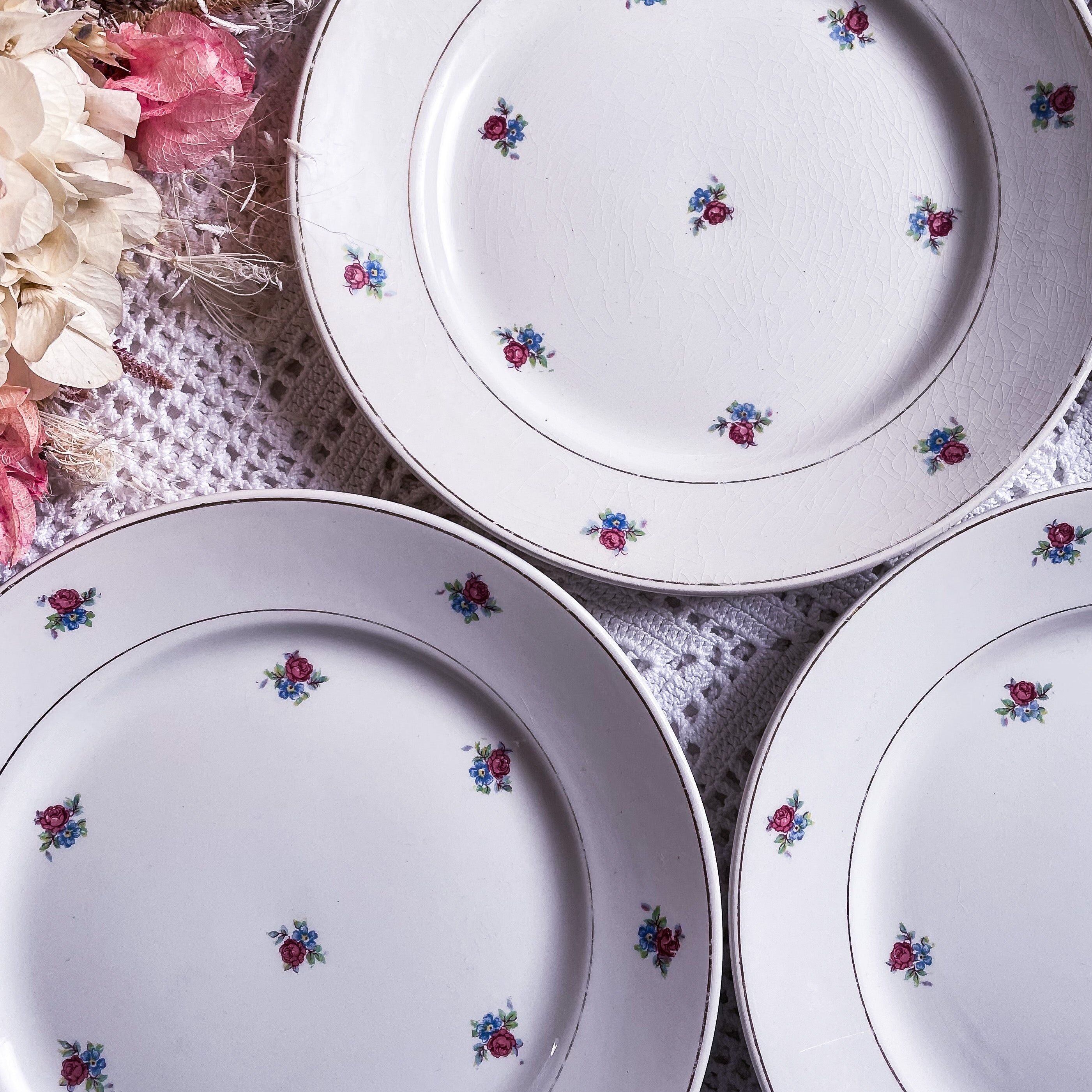 Set of 4 flowery dessert plates