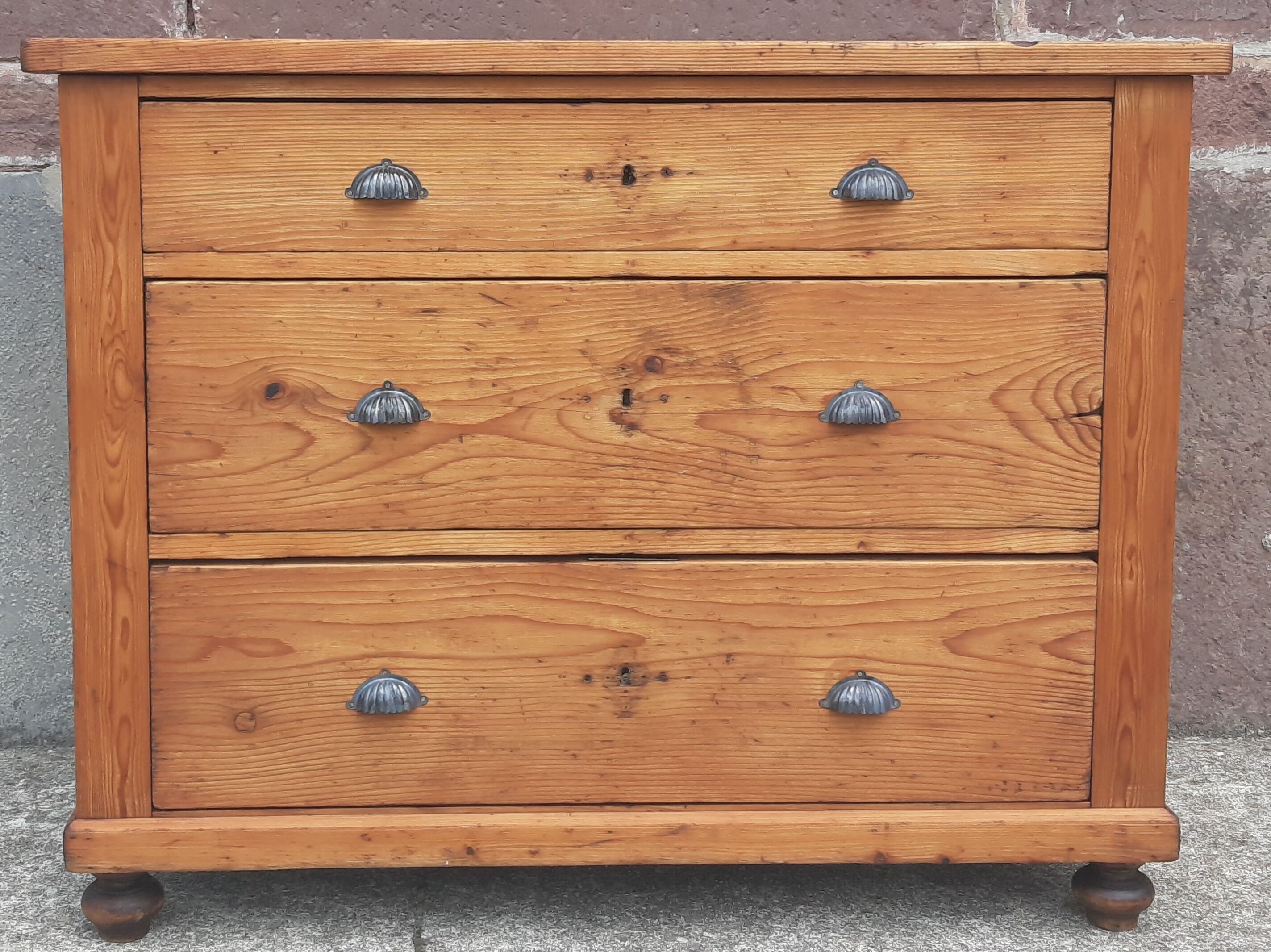 Solid pine chest of drawers