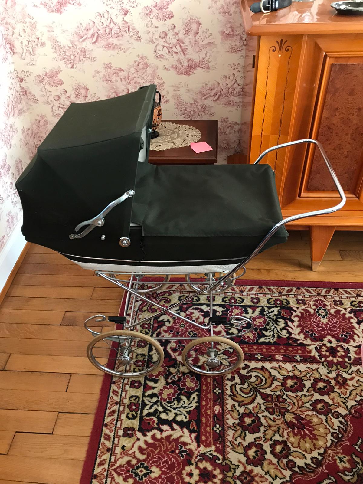 Vintage landau for doll 70