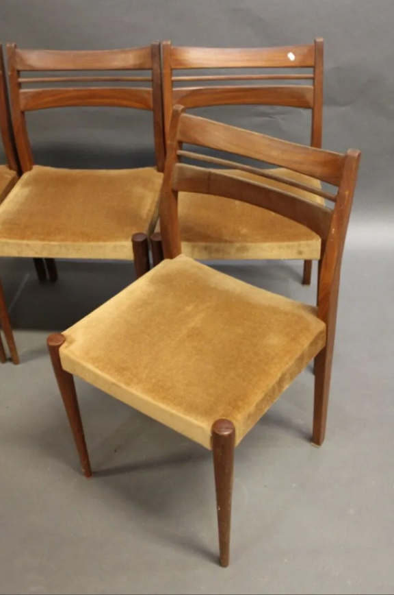 4 Scandivanian chairs