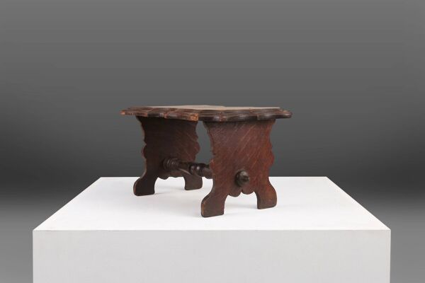Tabouret rustique en bois provincial, France, années 1880.