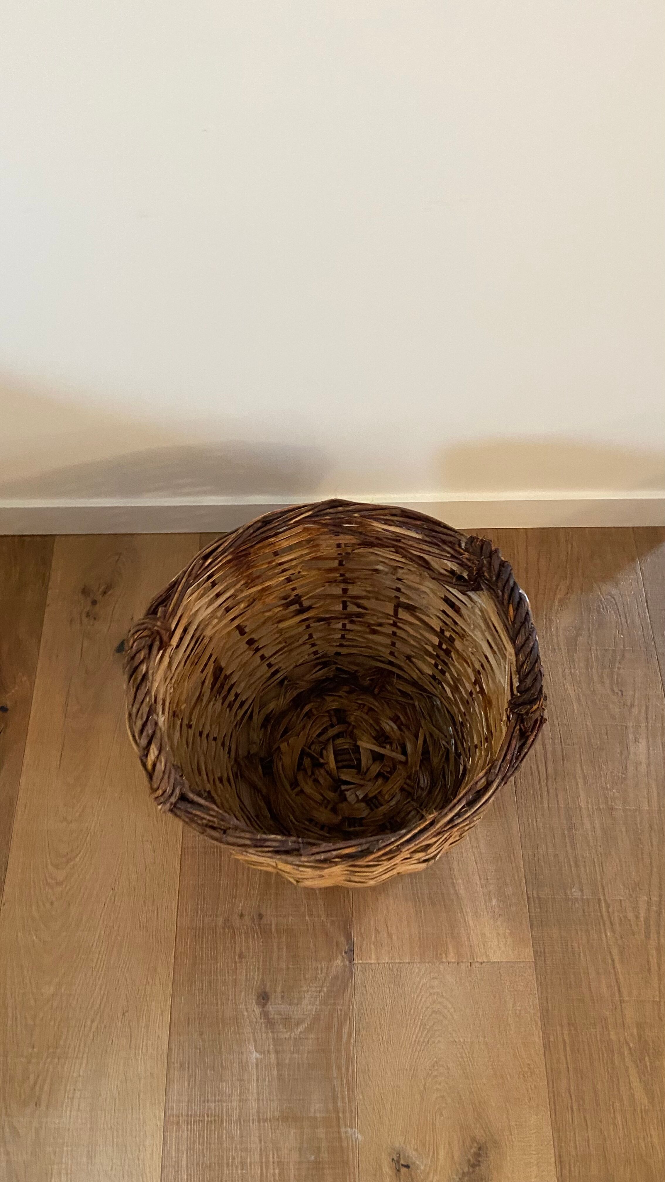 Pop-up Christmas 2022 - Vintage round basket / old basket in Dame-Jeanne