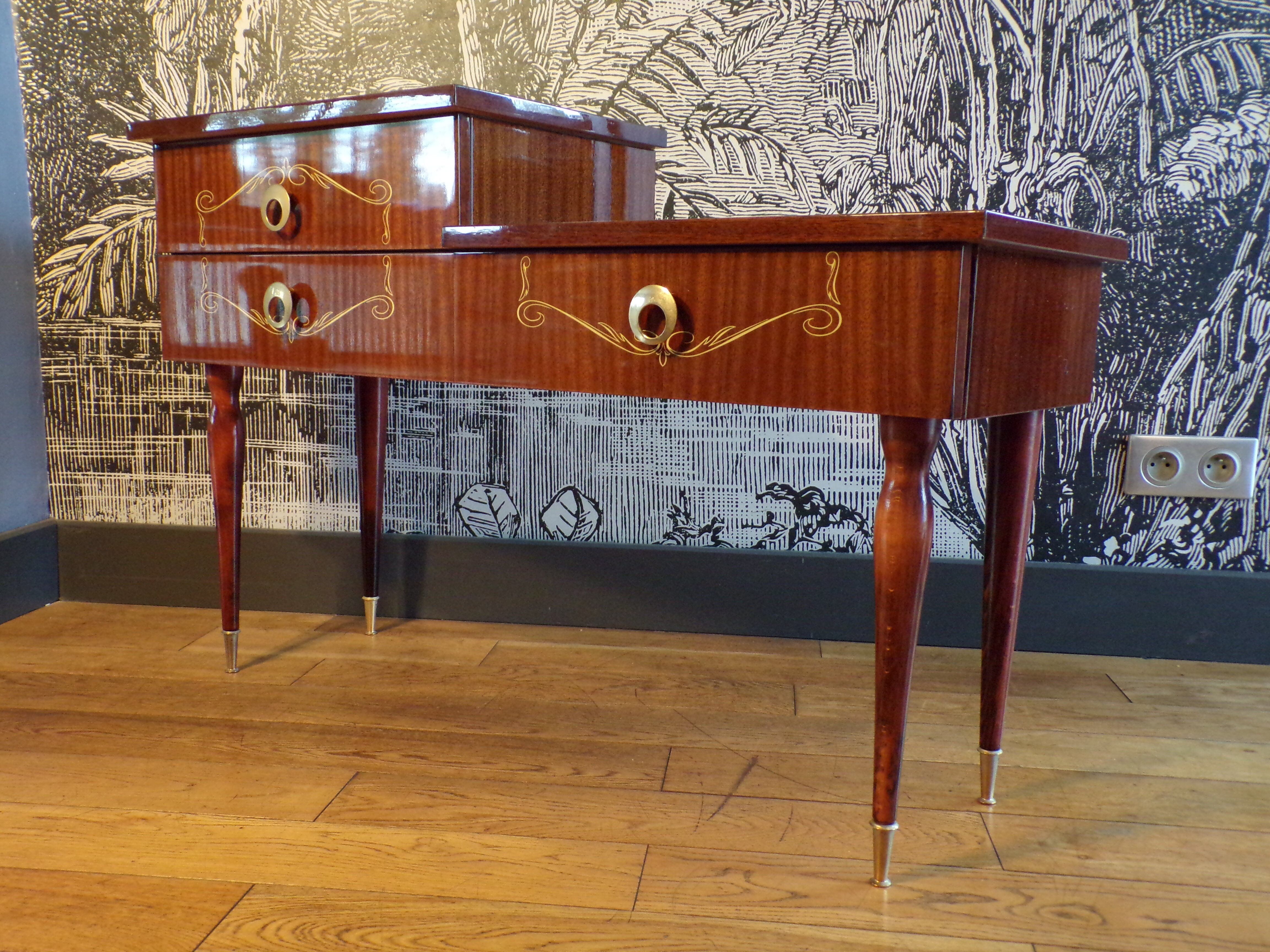 Vintage side table in varnished wood