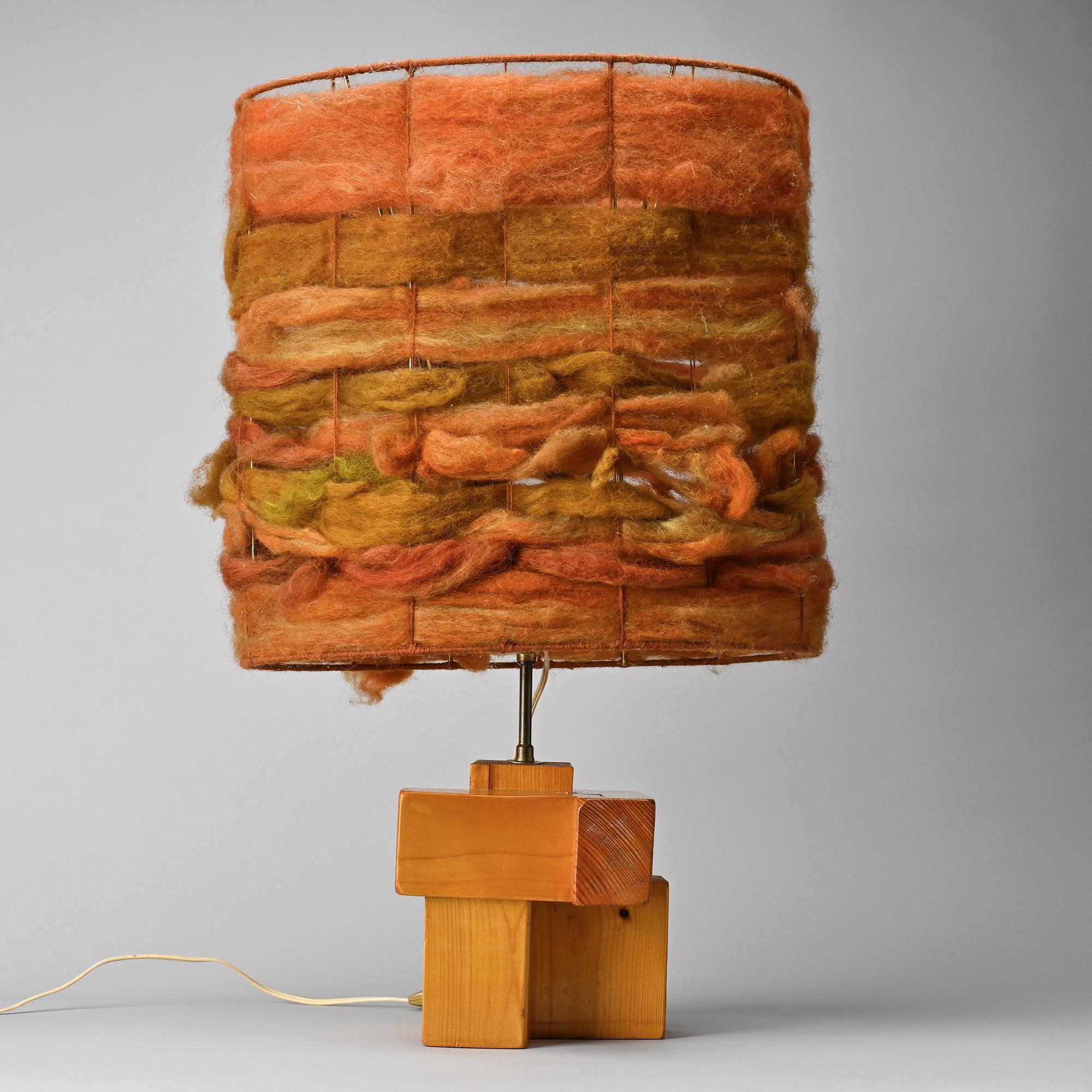 Sculptural table lamp in solid pine, France, circa 1970.