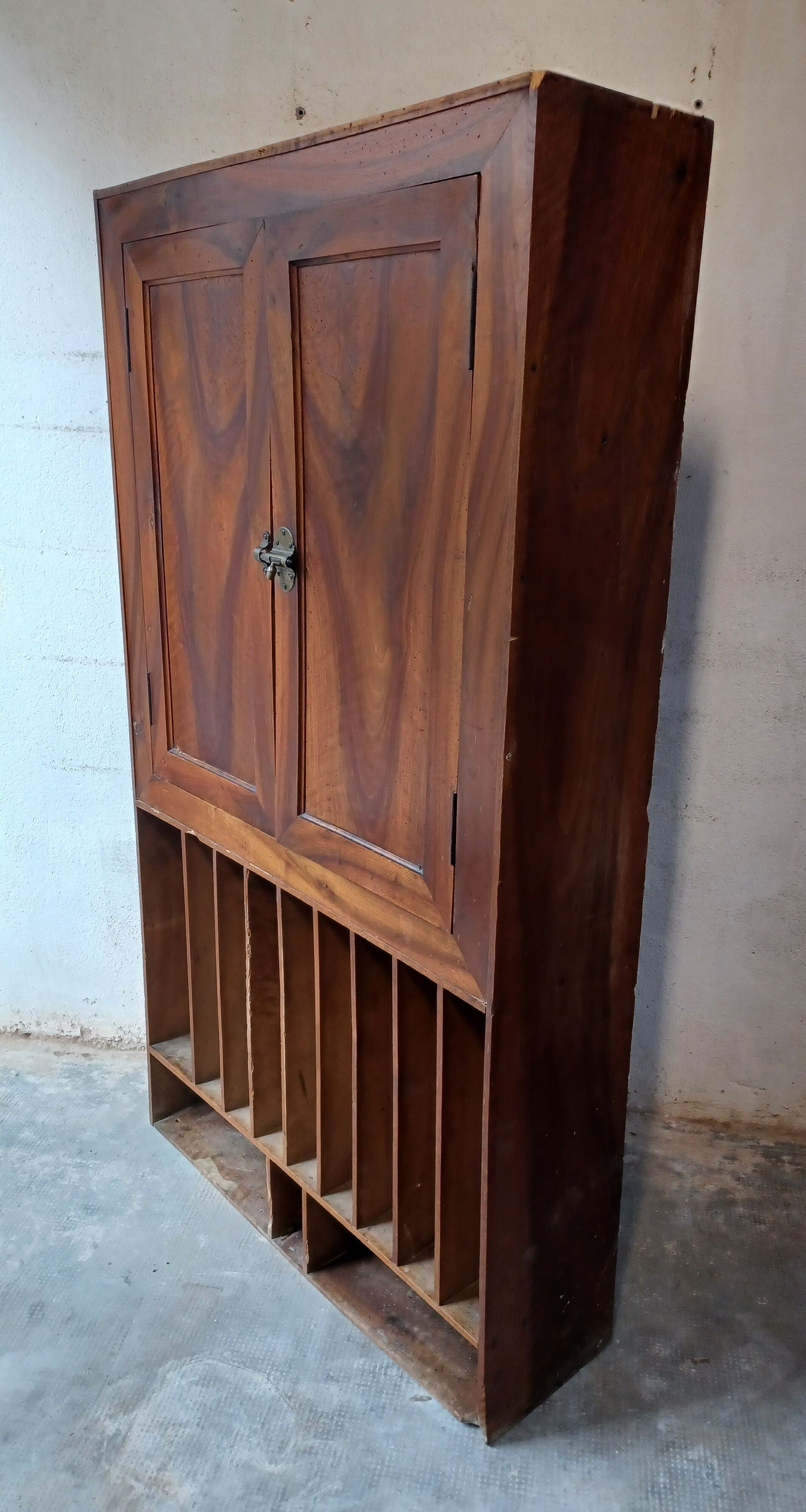 Meuble de Metier, 1900