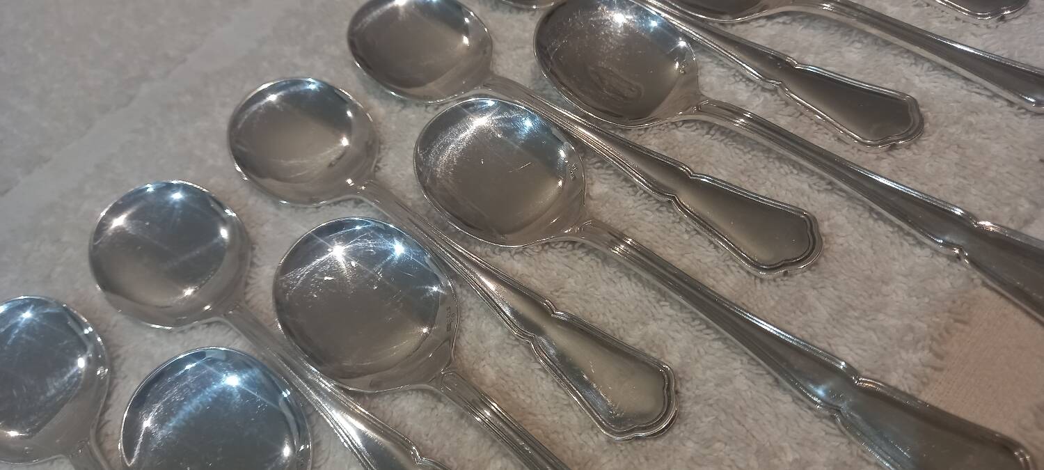 12 silver-plated ice cream scoops, Ercuis goldsmith, 13.7cm contours