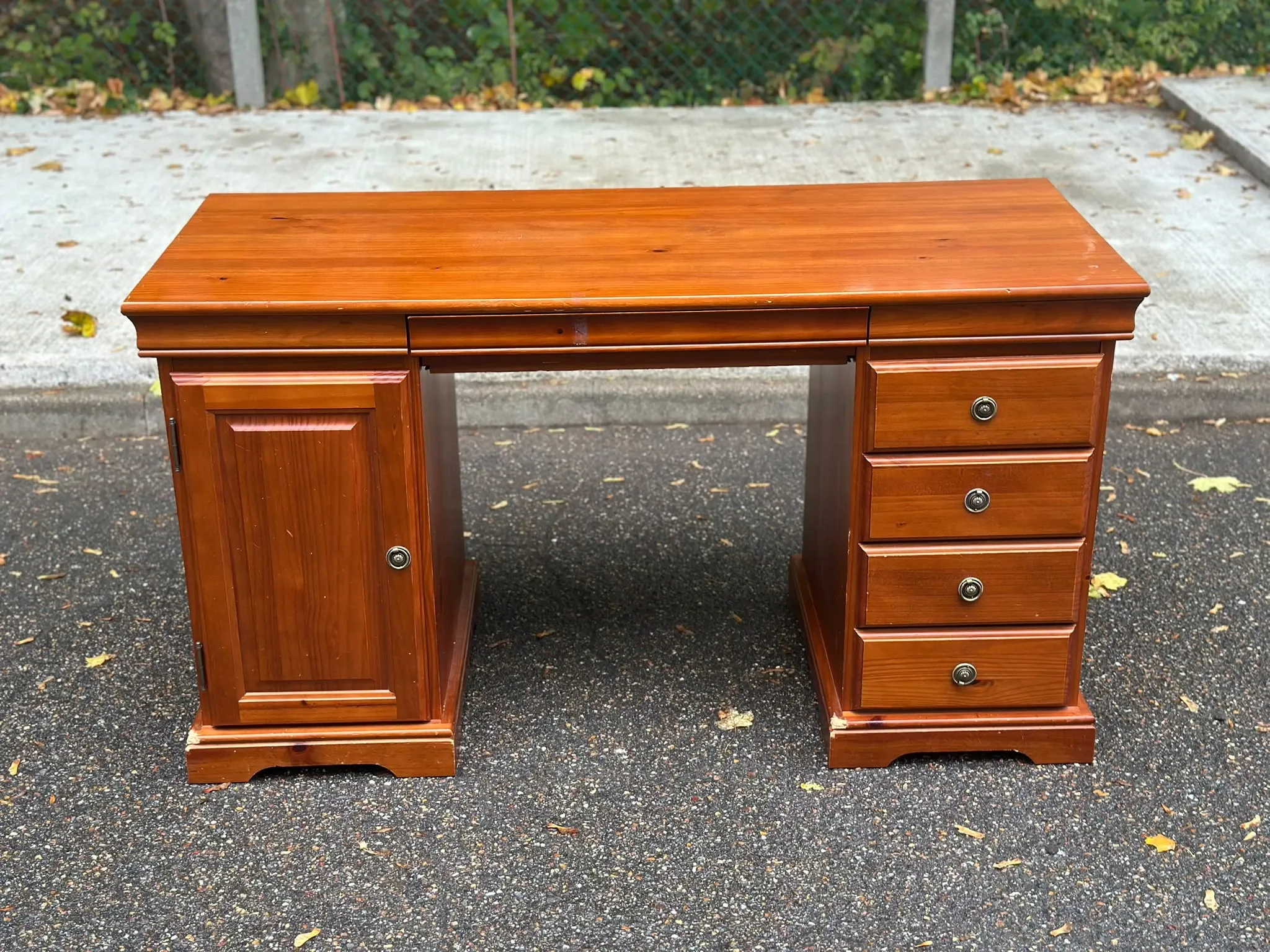 Minister's desk solid wood drawers storage keyboard shelf 140x60 1980