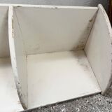 Corner kitchen shelves