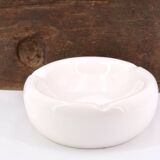 Imposing white ashtray signed in ceramic, 1970s