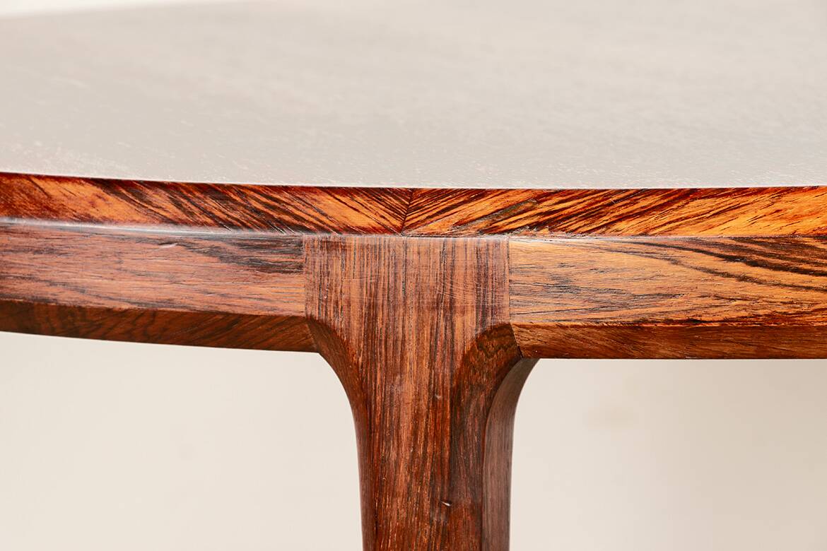 Danish round rosewood coffee table model 283 by Johannes Andersen.