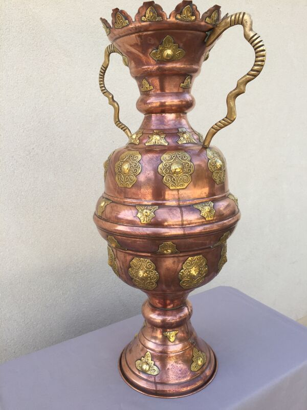 Amphore en cuivre rouge et laiton décor oriental mauresque art