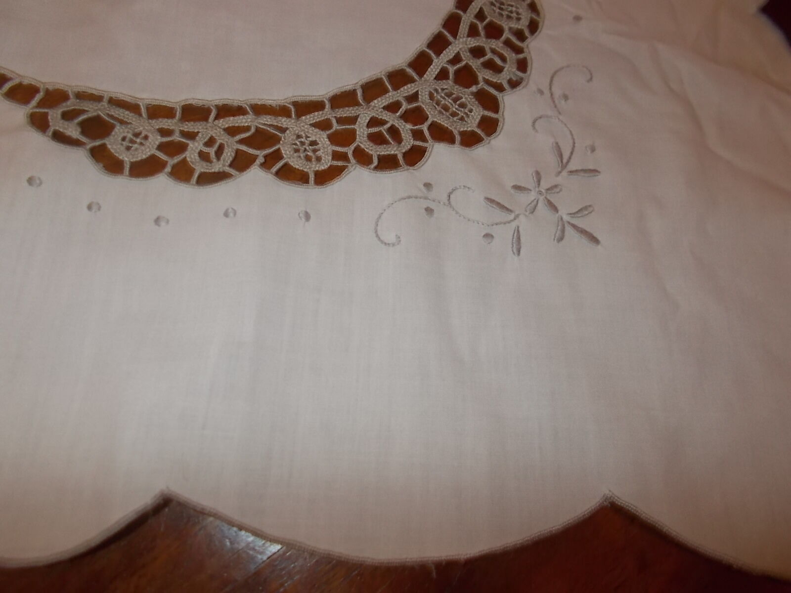Vintage embroidered tablecloth 250 x 170 and 12 towels