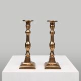 Paire de deux bougeoirs anciens français en bronze, vers 1890