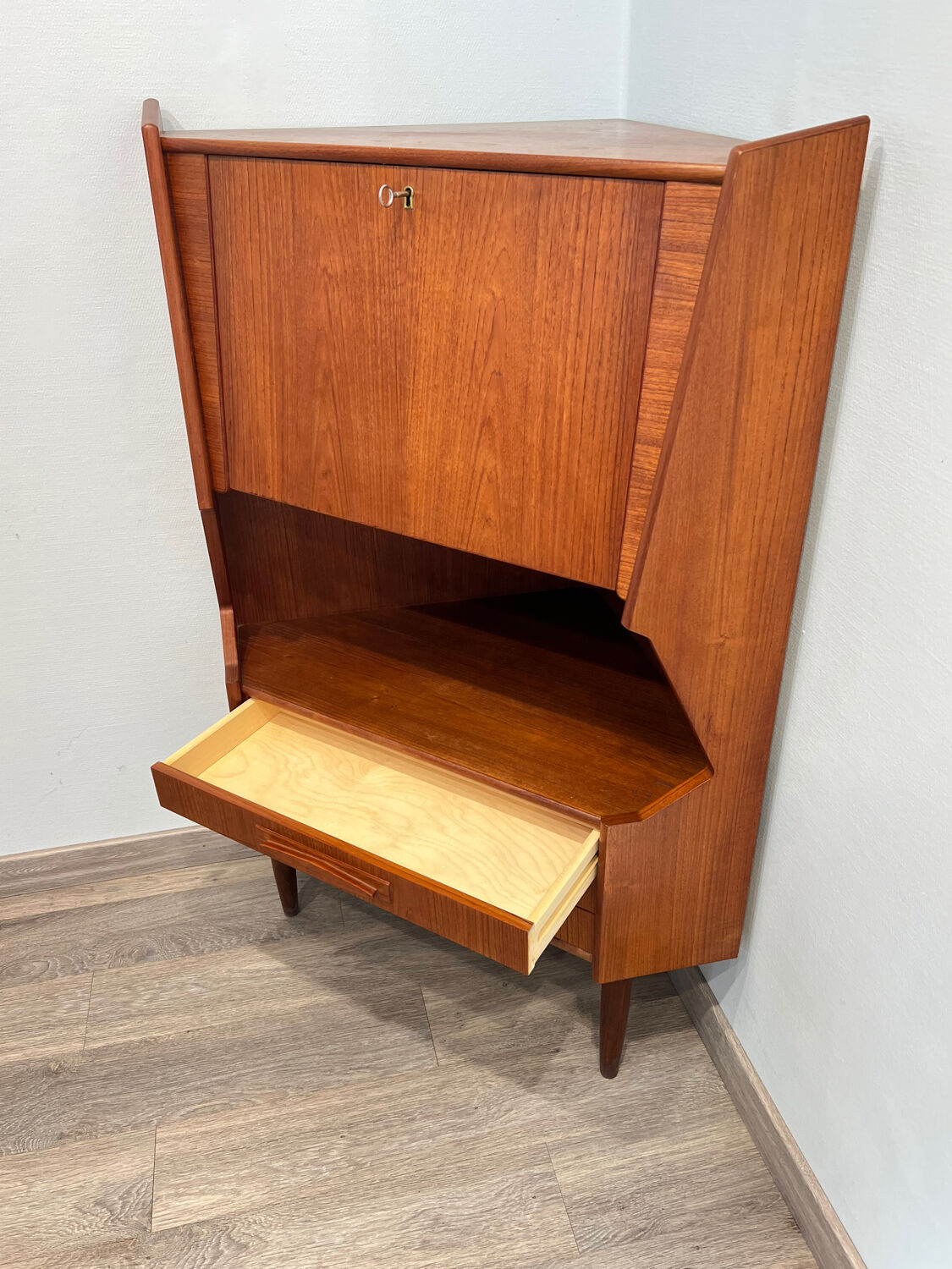 Scandinavian corner unit in teak, Danish design