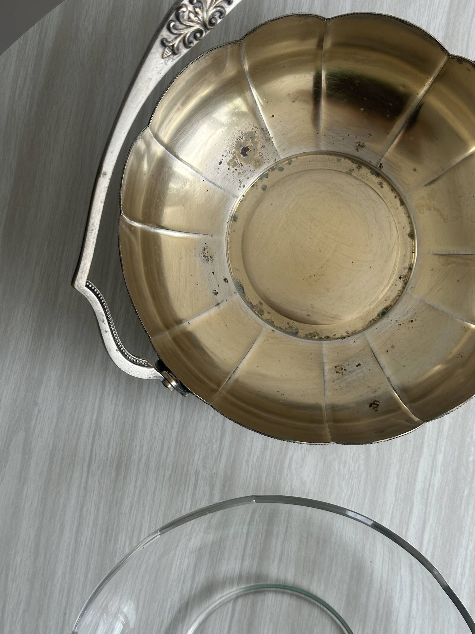Plat ancien en verre et métal argenté