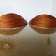Paire d'appliques scandinaves en bois cintré et parements de laiton, 1980