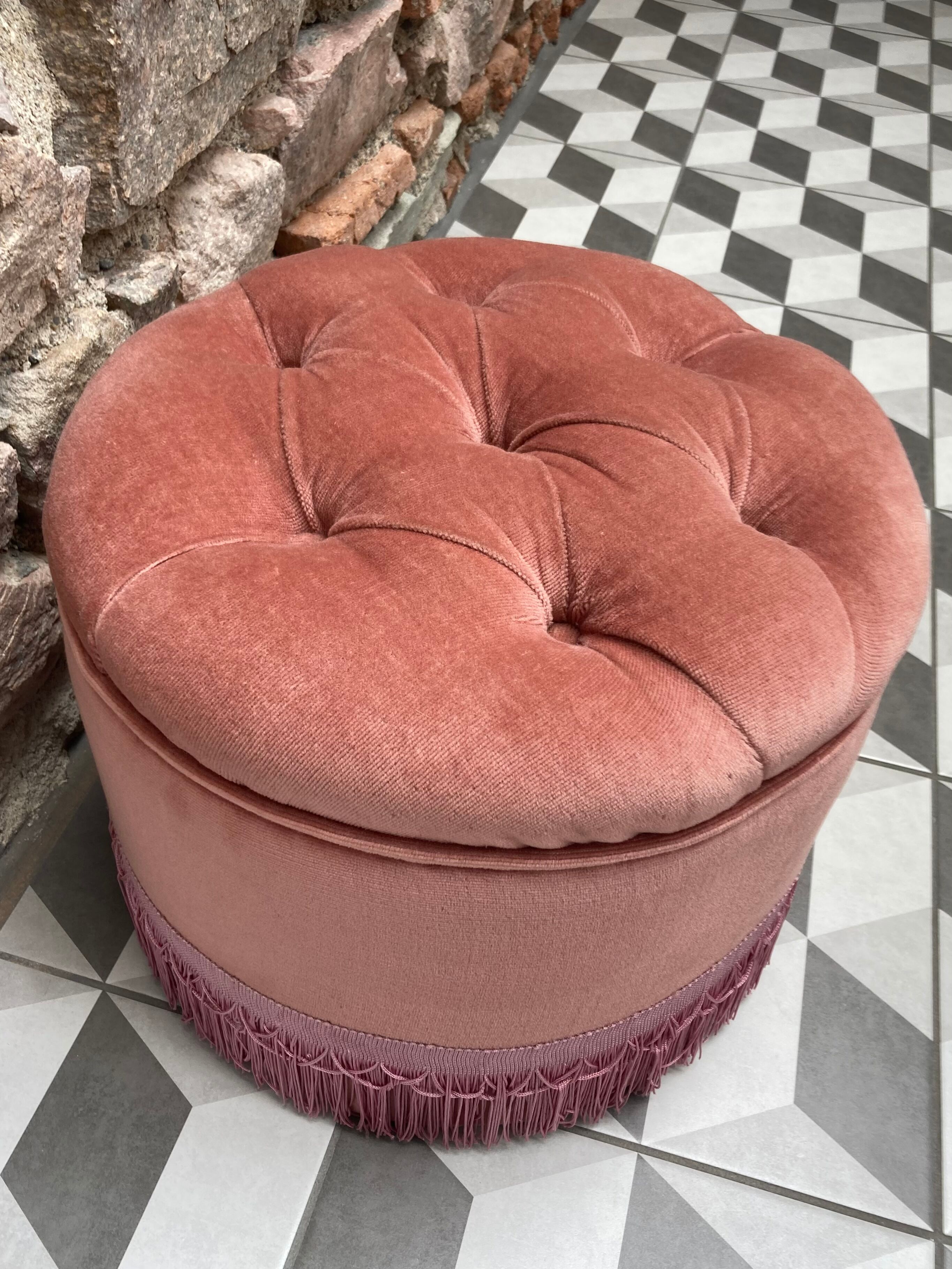 Round pouf pink velvet