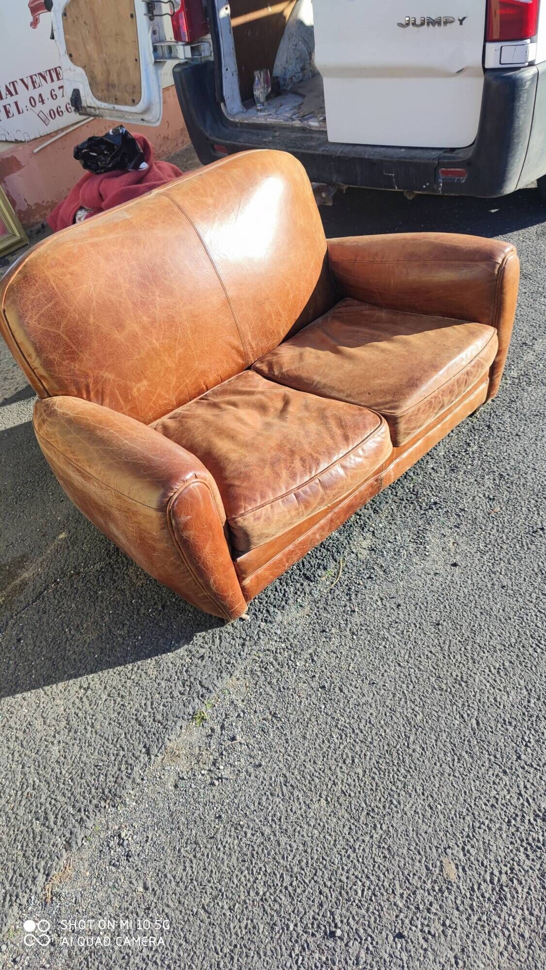 Club sofa 2 places in leather beautiful patina around 1980