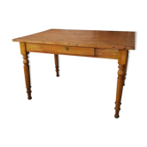 Farm table