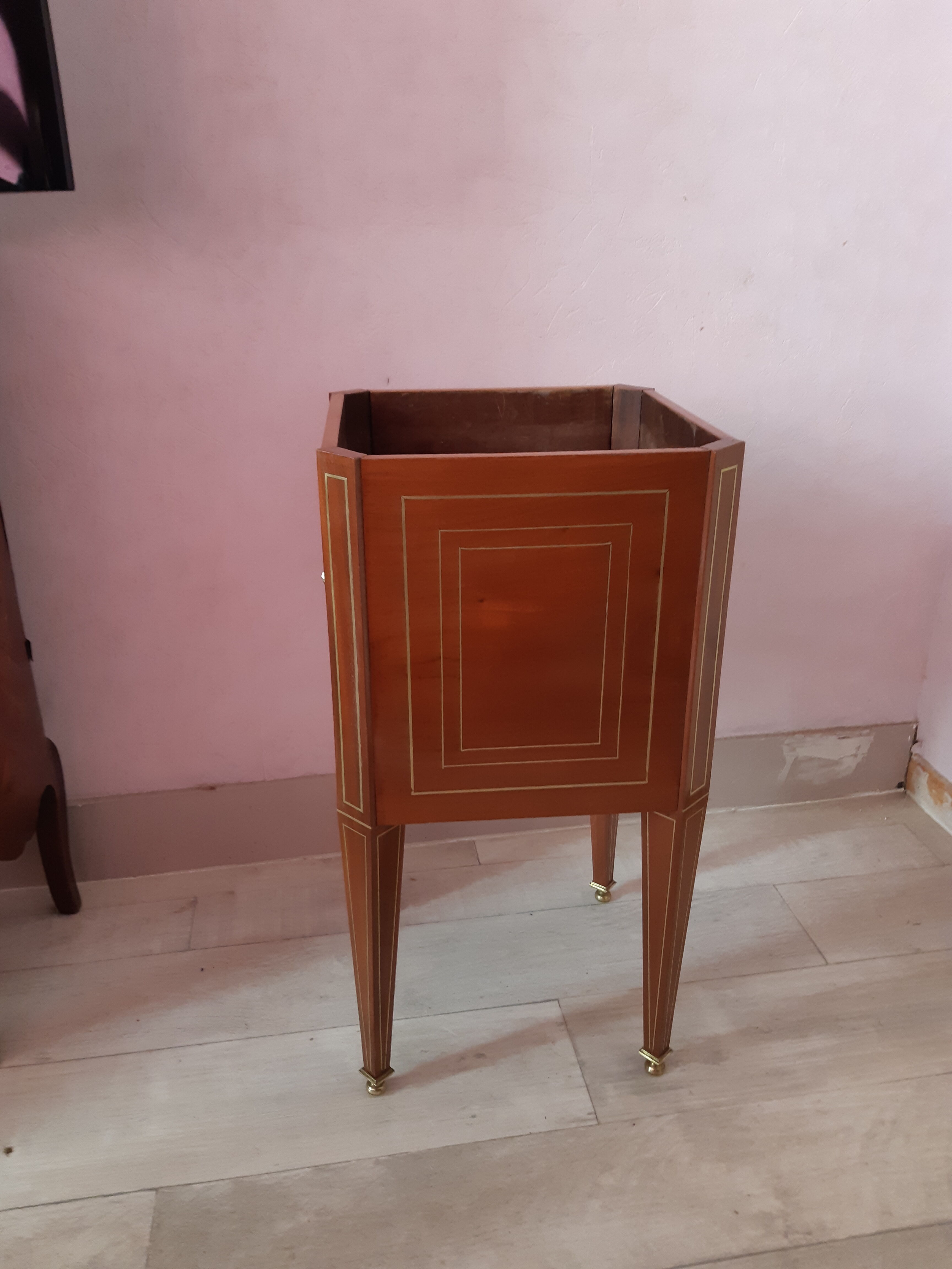 Nineteenth mahogany planter