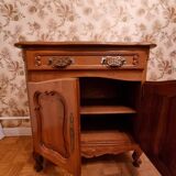 Small Provençal-style chest of drawers.
