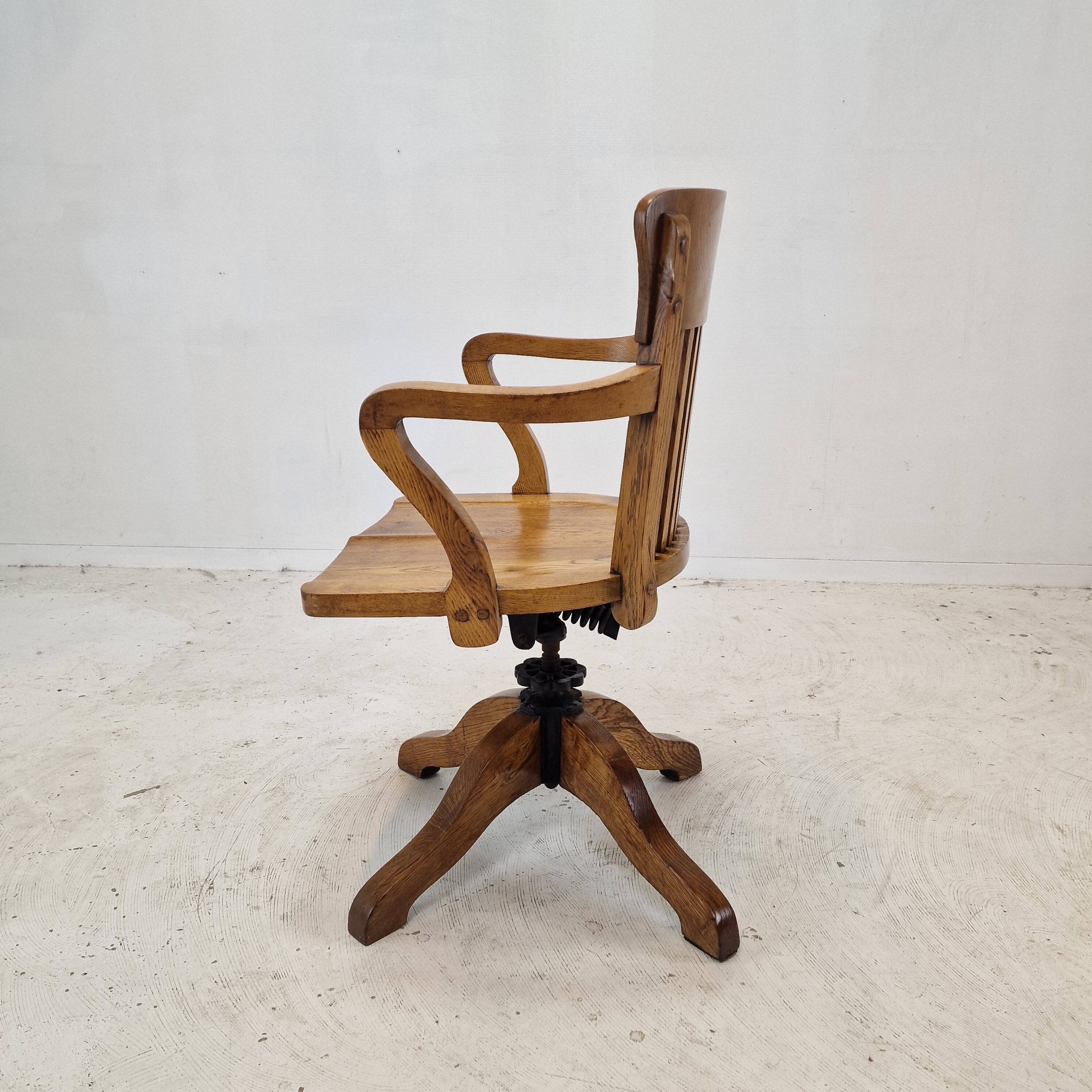 Industrial Oak Swivel Chair, 1900's