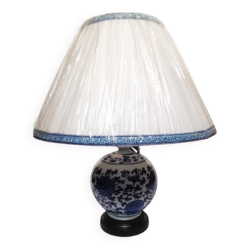 Hue Vietnamese lamp