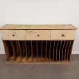Storage unit with drawers