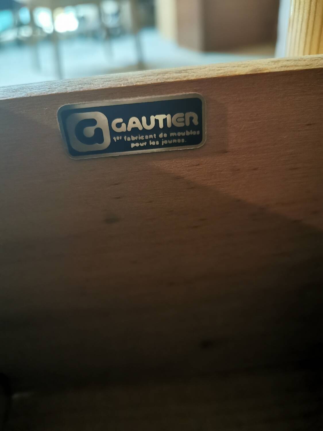 Pine chest of drawers