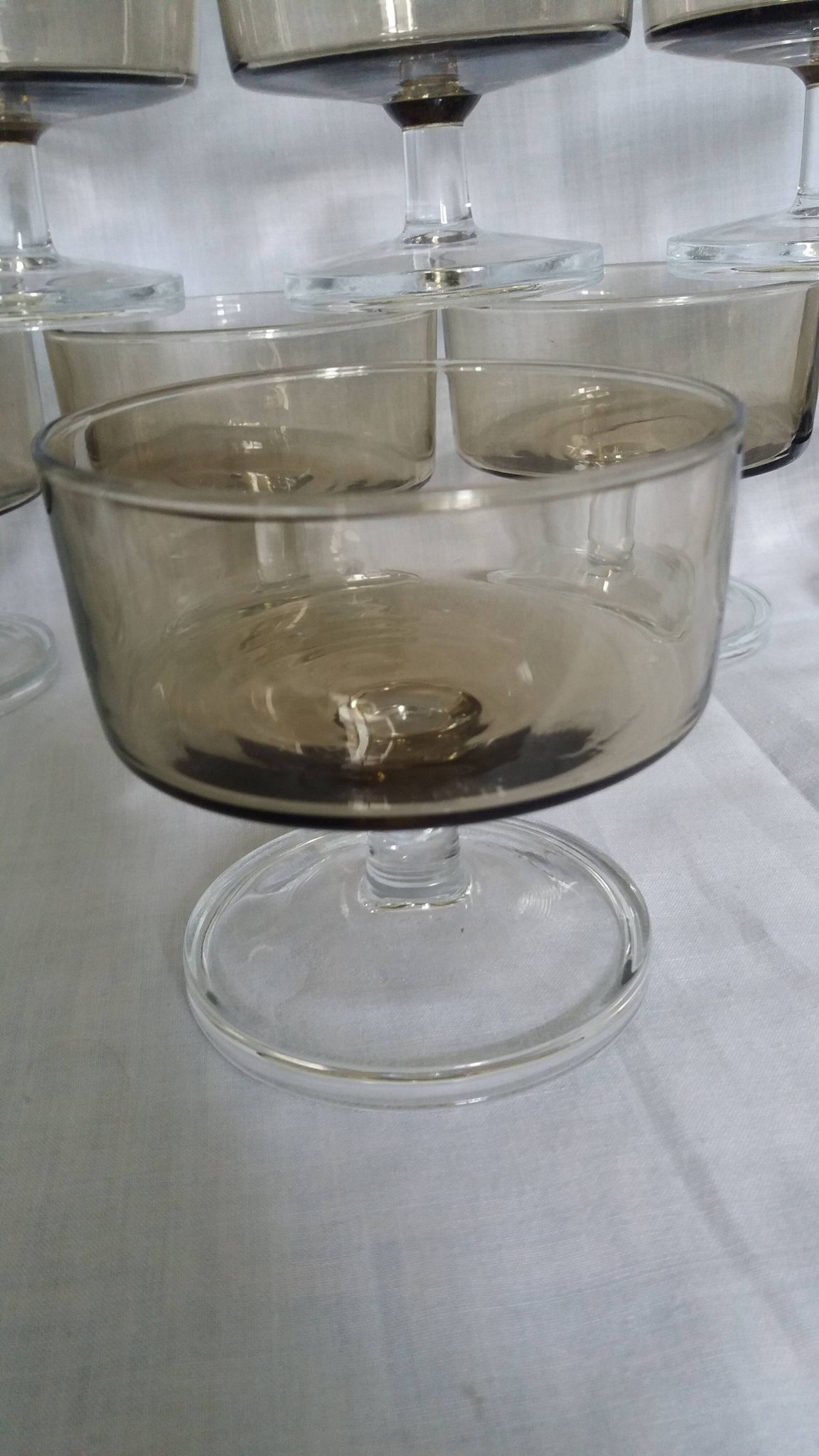 Ice cream coupe, stemmed glass, smoked glass verrines "space age"