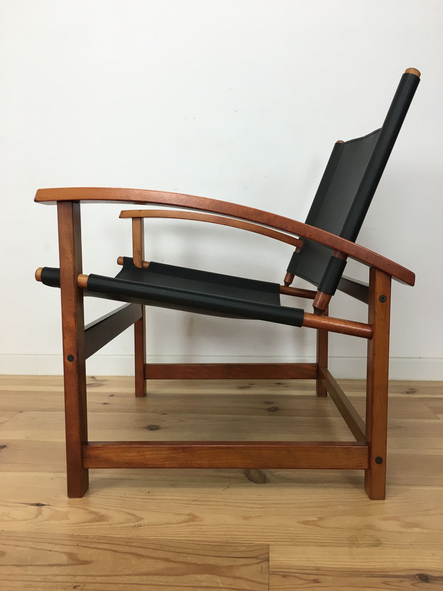 Scandinavian hyllinge Mobler Denmark chair, safari style, leather and wood
