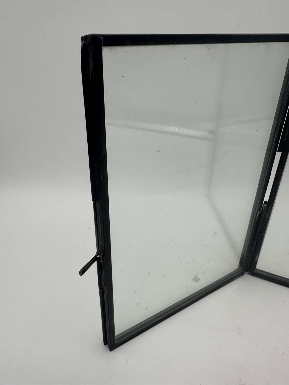 Showcase photo frame