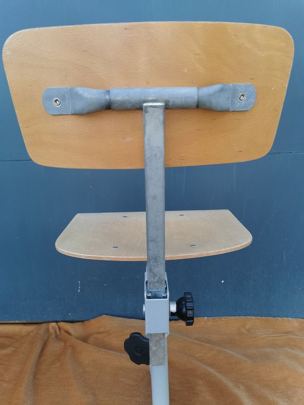 Chaise d atelier reglable
