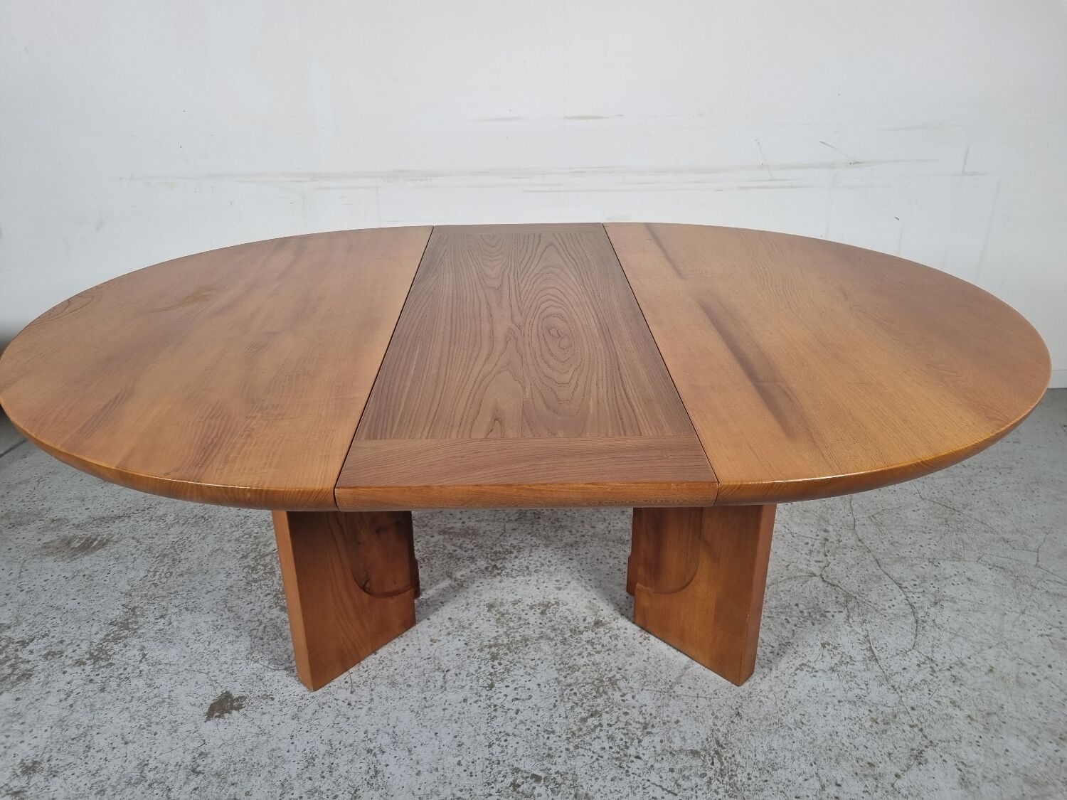 Table à manger en orme de Luigi Gorgoni années 80
