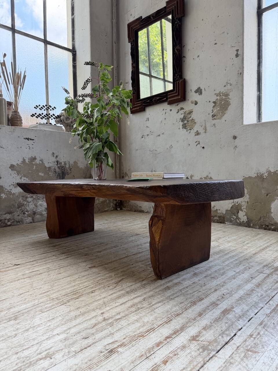 Table basse brutaliste artisanale 1950