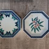 2 Asian decorative plates