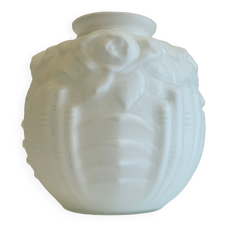 Vase boule pâte de verre blanche art deco