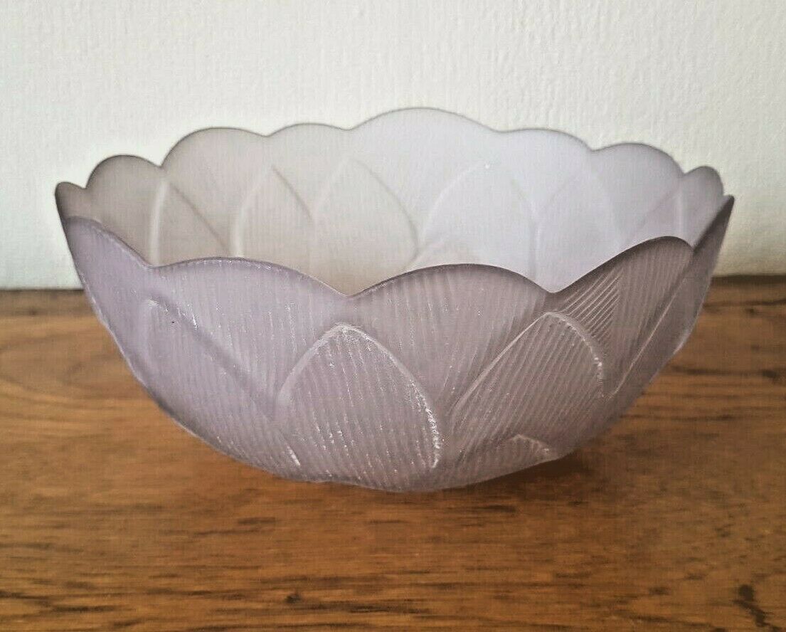 french vintage artichoke style glass replacement shade with scalloped edge