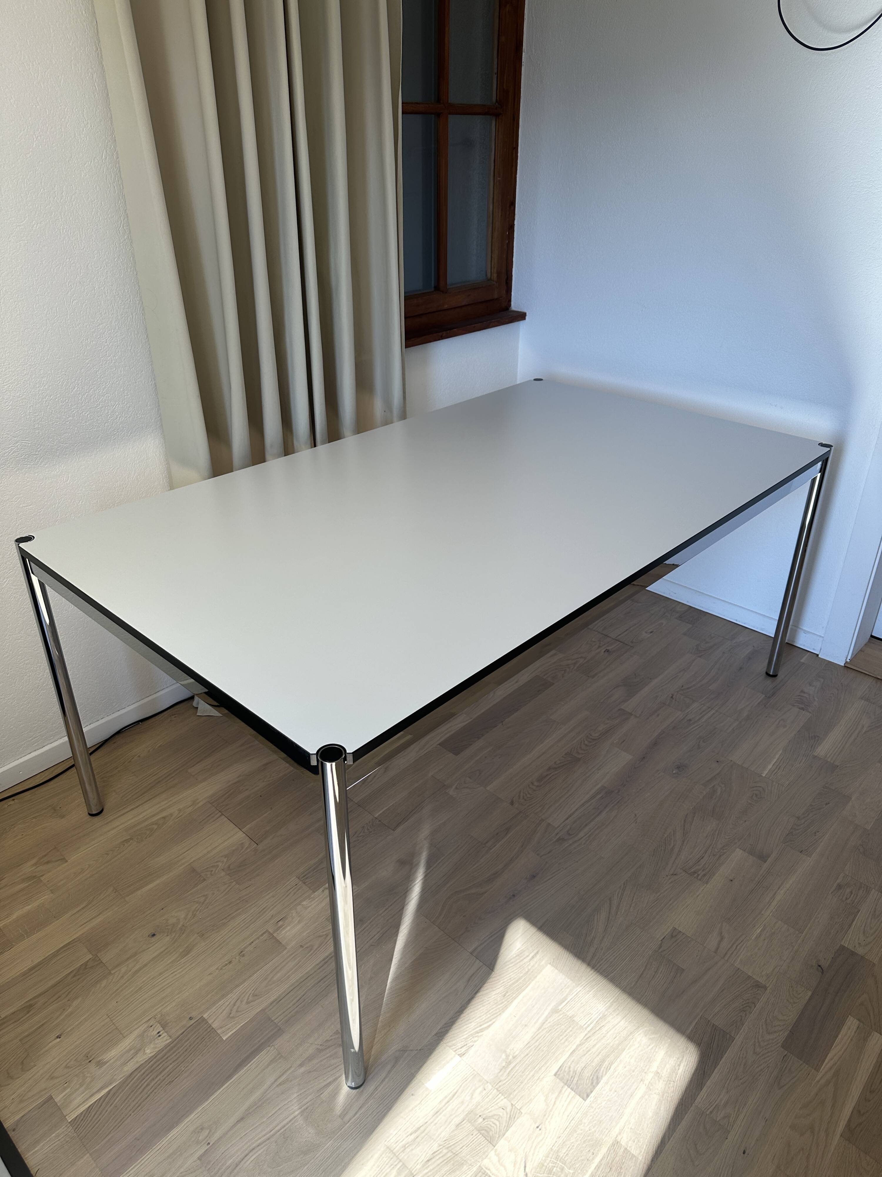 USM Haller desk in pearl grey laminate