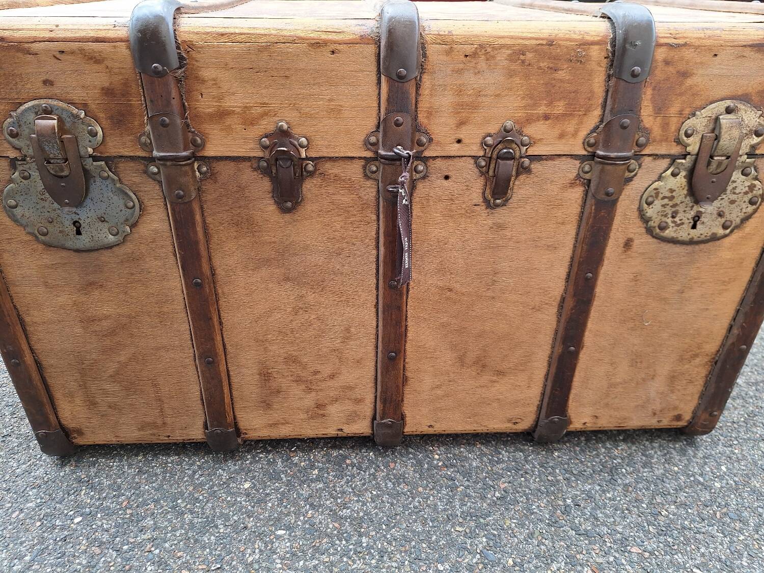 Wooden chest/box