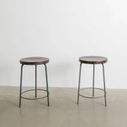 Paire de tabourets de bar hauts Pierre Jeanneret, années 1950
