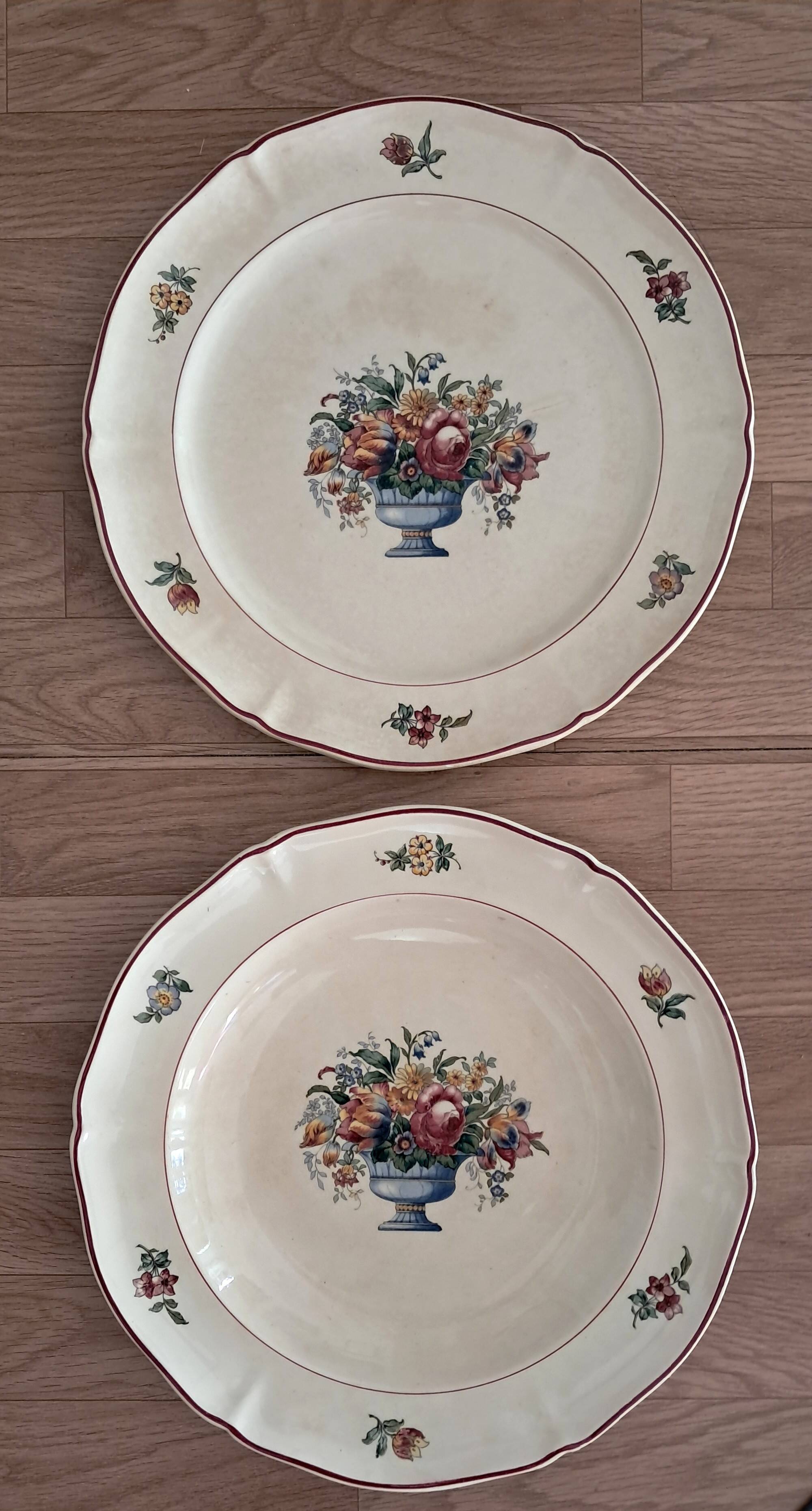 Two Villeroy & Boch porcelain dishes in the Floralia model.