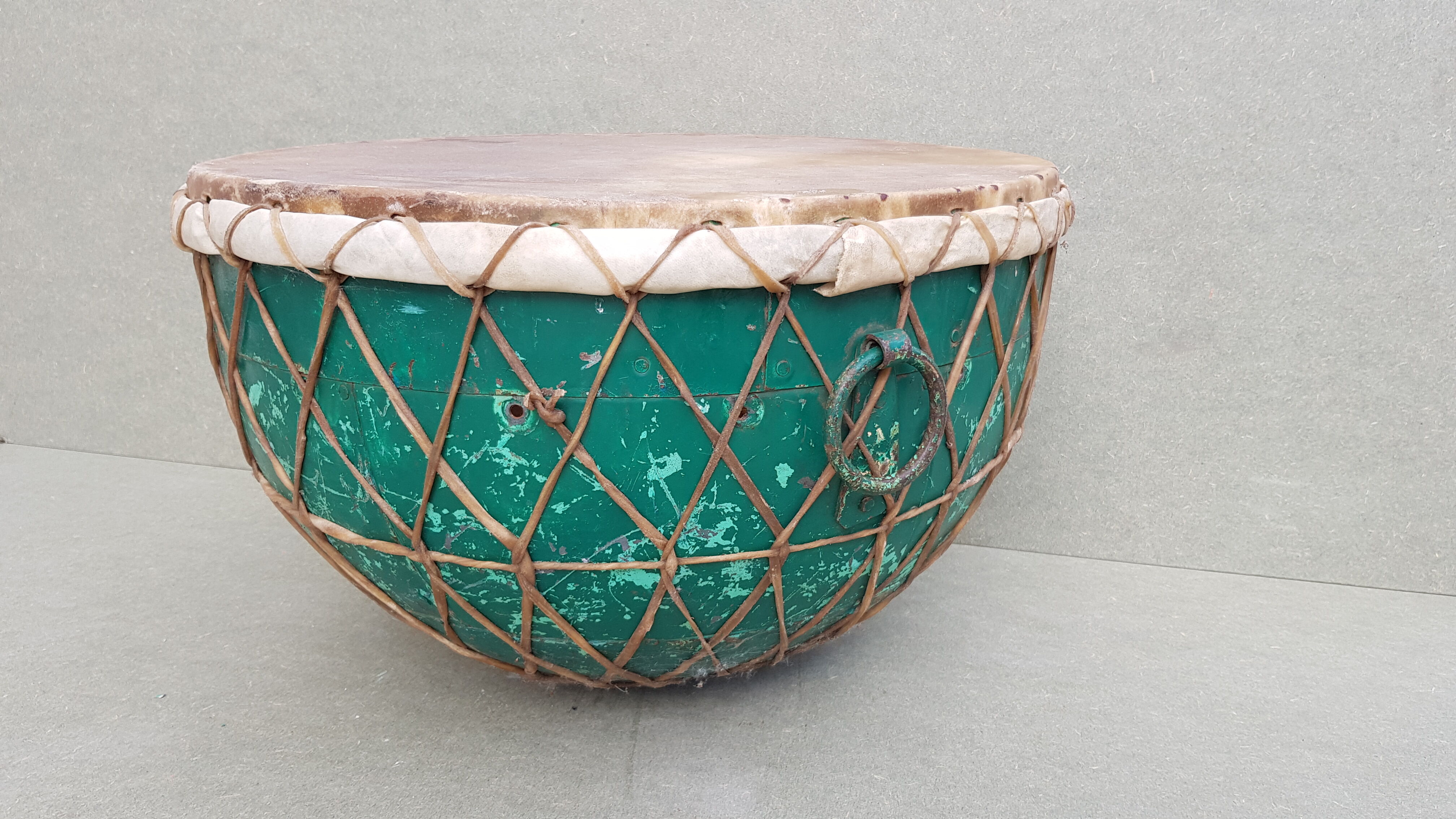 Tambour "Nagara" indien en métal