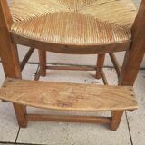Fauteuil haut ancien d' enfant. En merisier et paillèe.