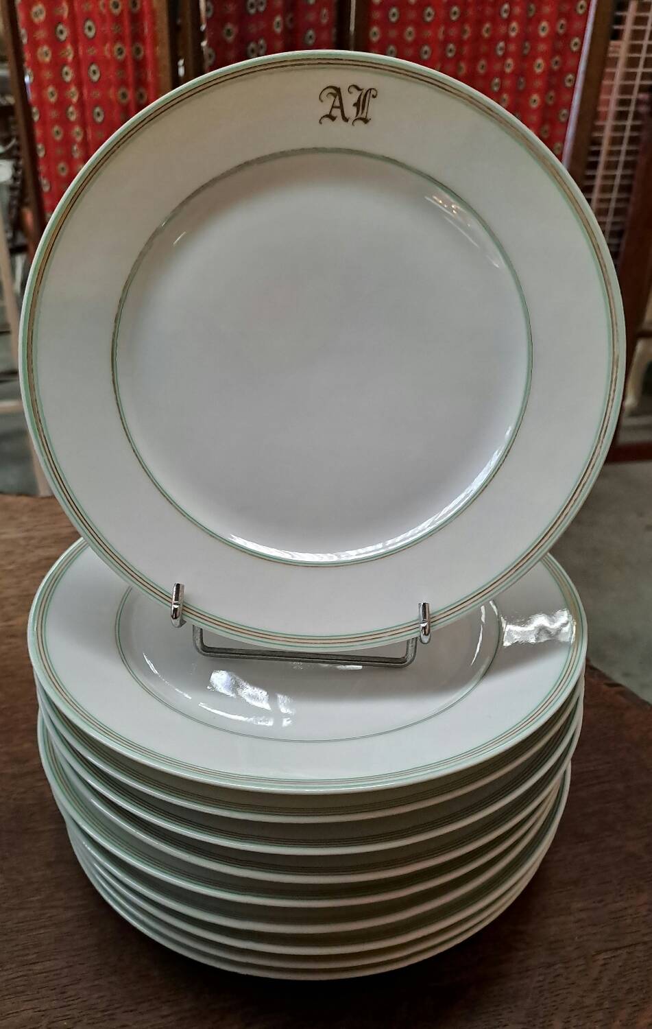 10 Pillivuyt porcelain dessert plates