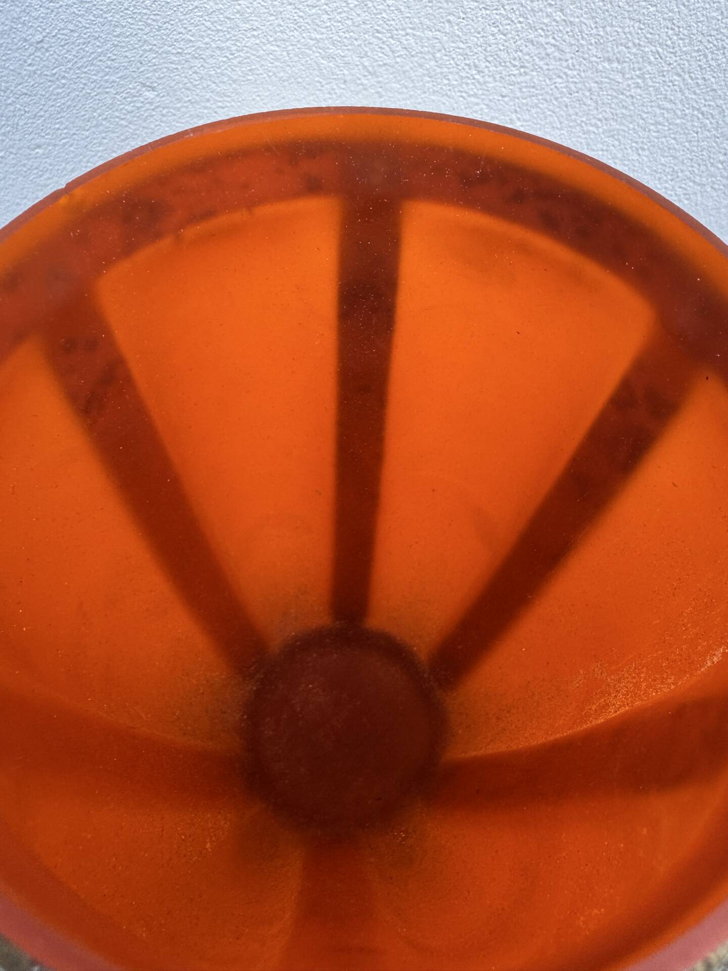 Vase à monture pâte de verre laiton années 60