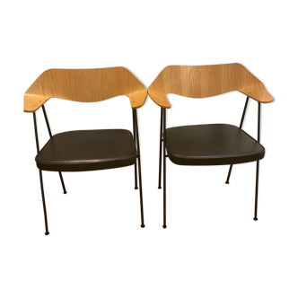 Pair of chairs 675 black footoak Robin Day